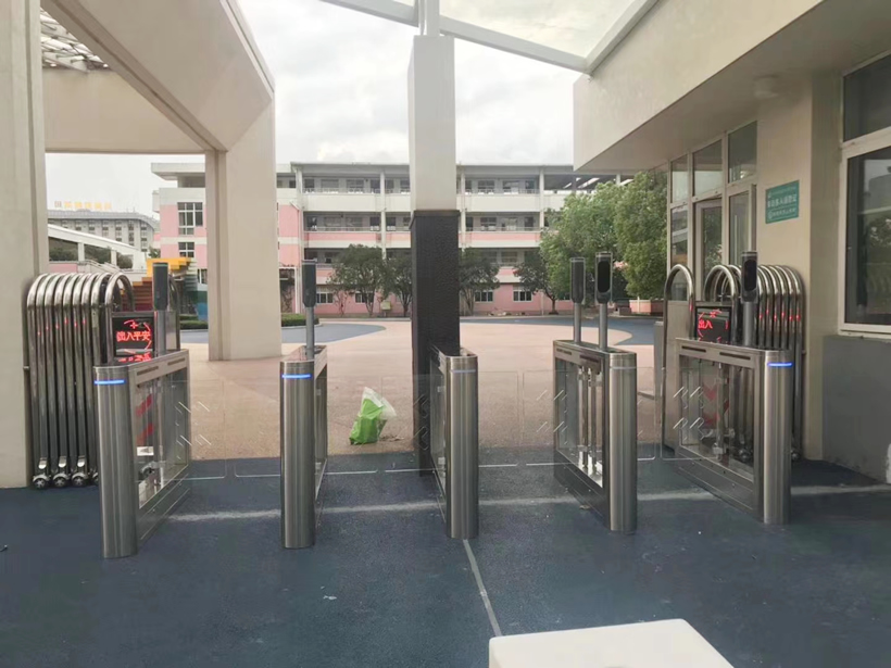 學校擺閘案例效果圖