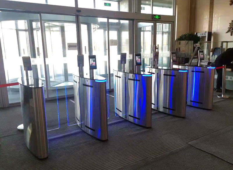 人臉識(shí)別測(cè)溫閘機(jī)廠家多嗎?